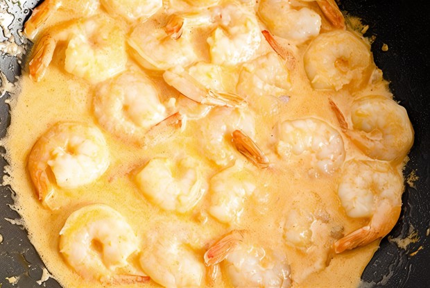 Тигровые креветки в сливочном соусе