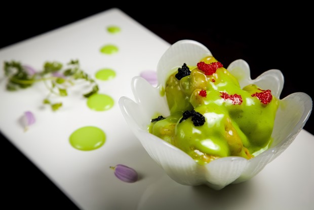 Тигровые креветки с соусом васаби