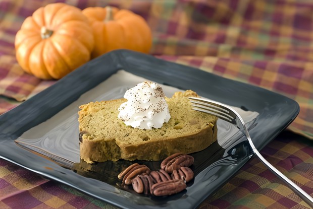 Тыквенный хлеб с апельсиновой цедрой и орехами пекан