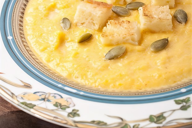 Тыквенный суп c грушами и корицей