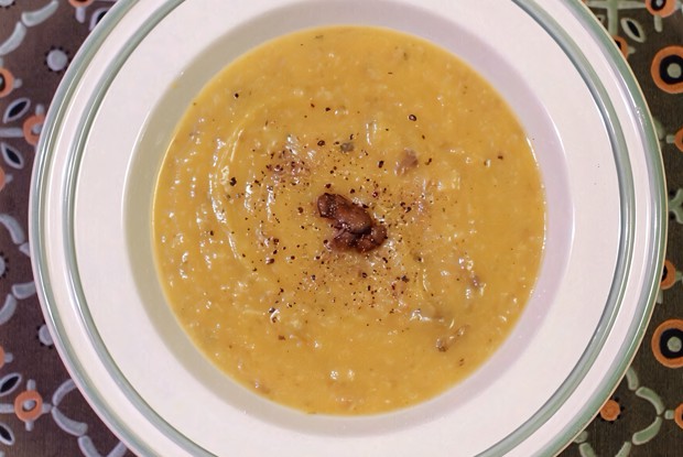 Тыквенный суп-пюре с вешенками и майораном