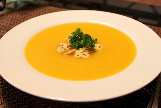 Тыквенный суп с пшеничными сухариками
