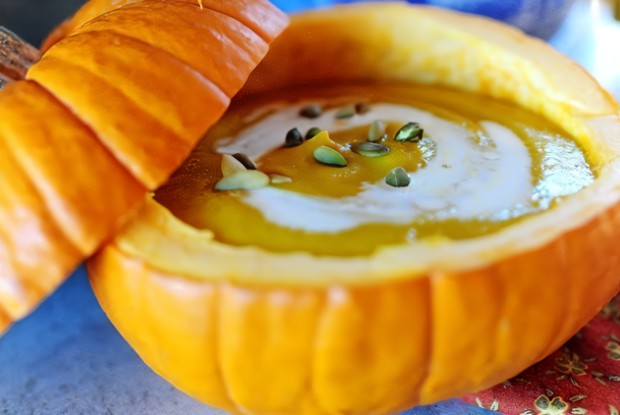 Тыквенный суп с семечками