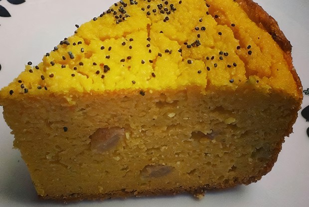 Тыквенно-кукурузный пирог с изюмом