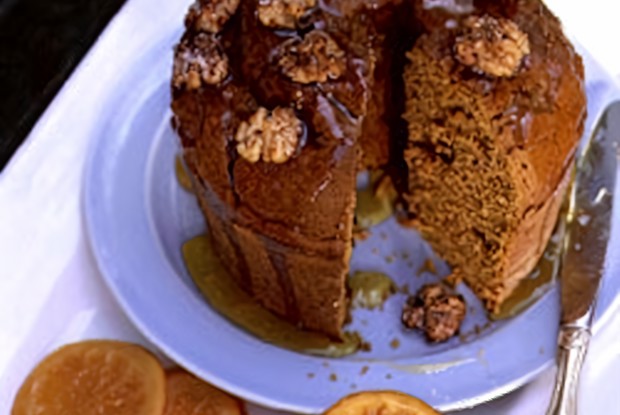Тыквенно-ореховый торт с апельсиновыми цукатами