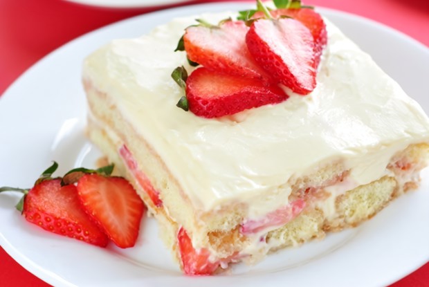 Тирамису с клубникой и бананом