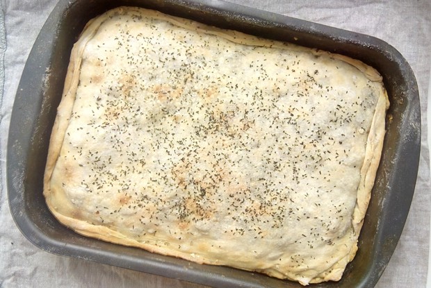 Тиропита с домашним сыром и дикой зеленью