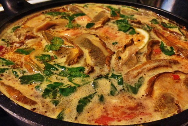 Том ям с морепродуктами по-тайски