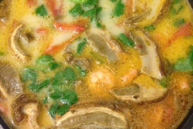 Том ям с морепродуктами