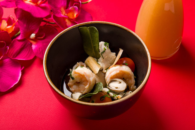 Том ям с курицей и креветками