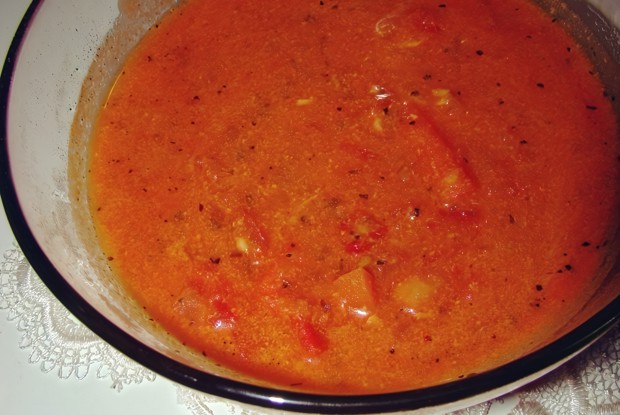 Томатный суп с базиликом и морковью