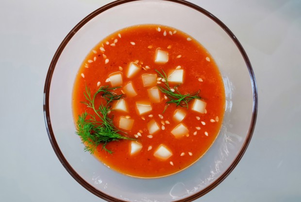 Томатный суп на курином бульоне