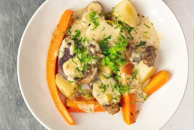 Томленая баранина с овощами