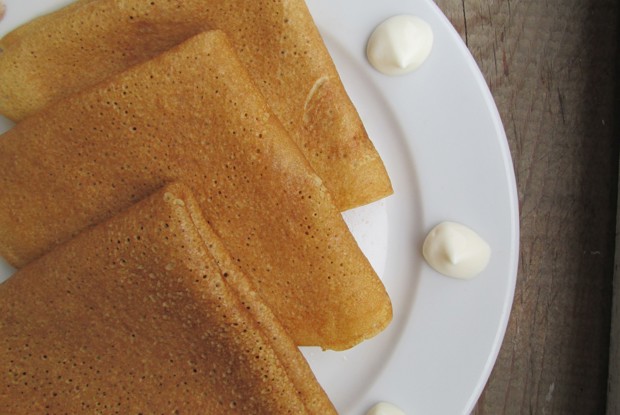 Тонкие блины на сливочном масле