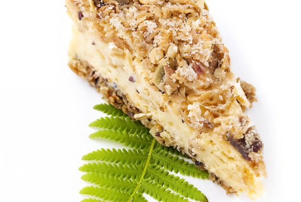 Торт безе с грецкими орехами