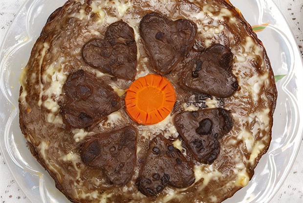 Торт из печени с двумя разными начинками