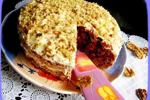 Торт из свеклы с грецкими орехами