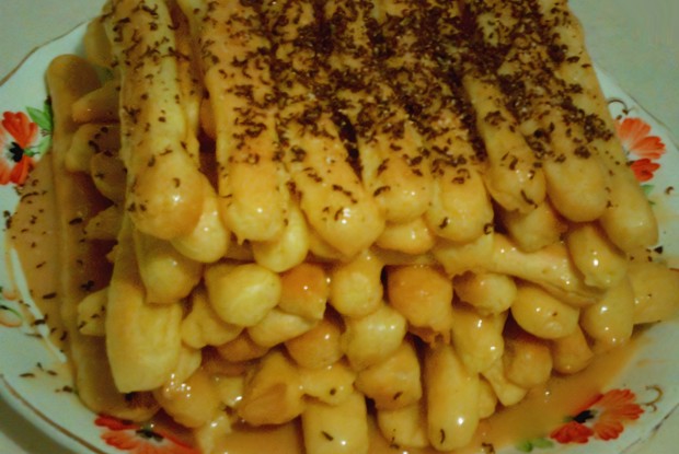 Торт из заварных палочек с вареной сгущенкой