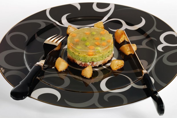 Торт из зеленого горошка и мяты