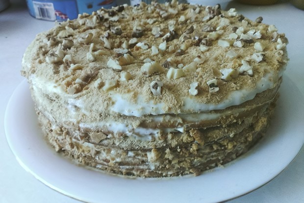 Торт «Медовик» со сметанным кремом