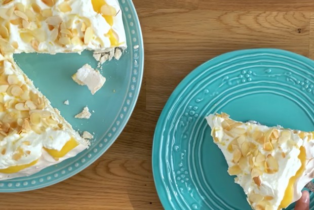 Торт «Павлова» с лимонным курдом