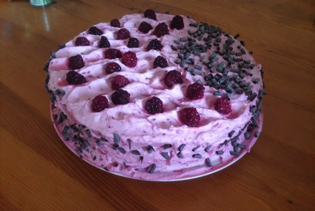 Торт с ежевичным кремом