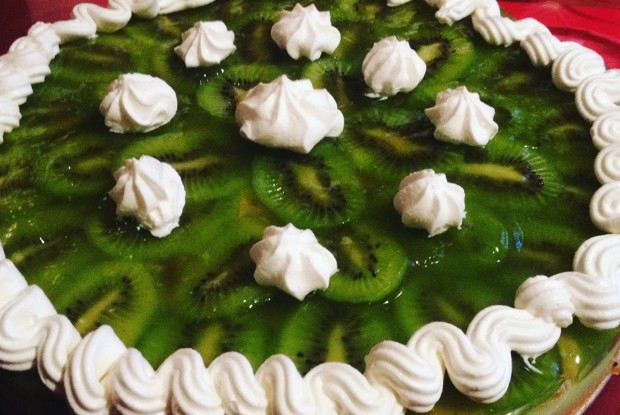 Торт желейно-йогуртовый с киви