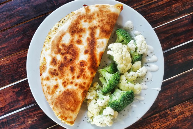 Тортильяс на завтрак с беконом