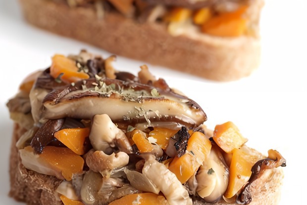 Тосты  с грибами и тыквой