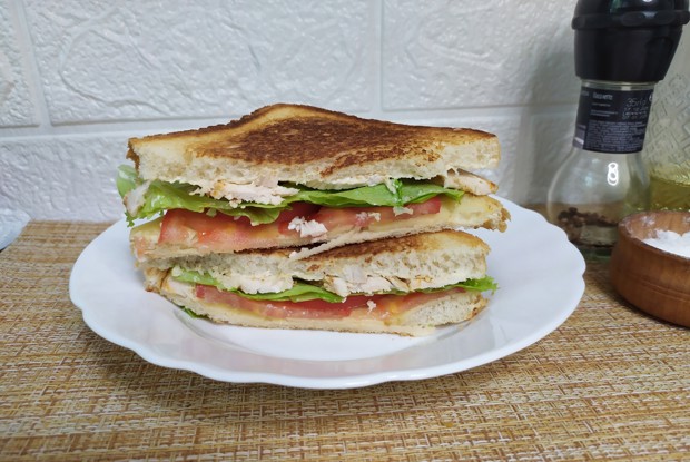 Тосты с курицей