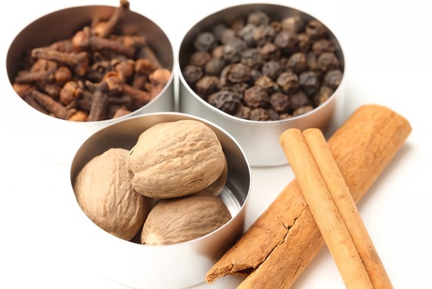 Традиционная французская смесь четырех специй