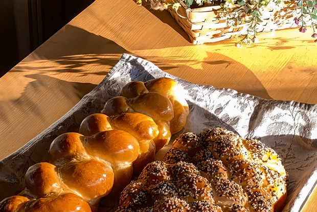 Традиционный еврейский праздничный хлеб (хала)