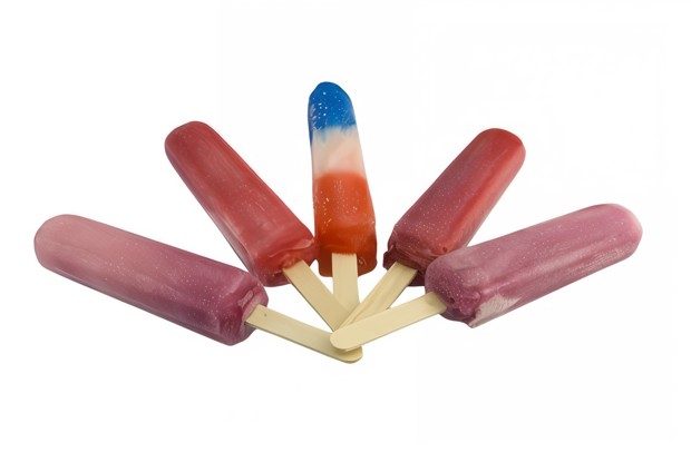 Трехцветное полосатое мороженое