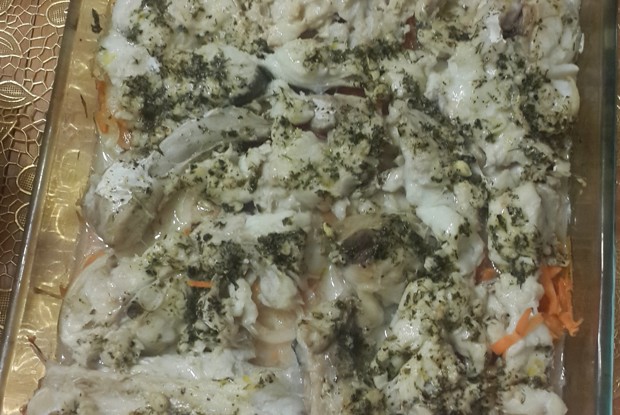 Треска на мацони с овощами в духовке