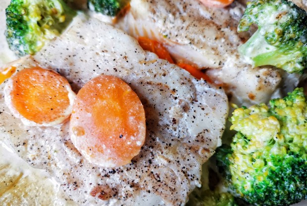 Треска на сковороде