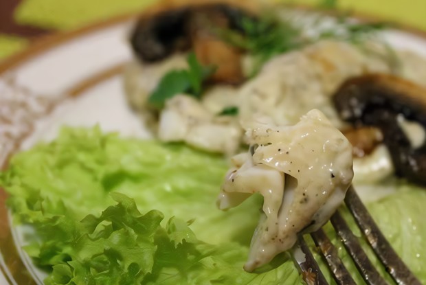 Треска под соусом бешамель