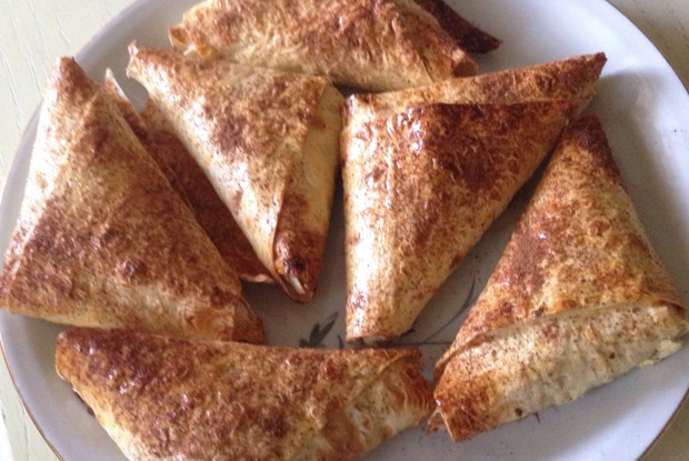 Треугольники из лаваша с творожно-банановой начинкой