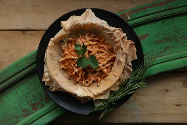 Трофи с рагу из кролика и копченым сыром