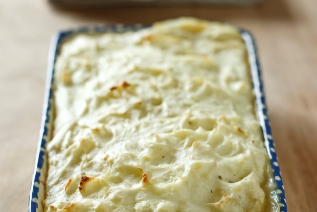 Тунец под соусом морней