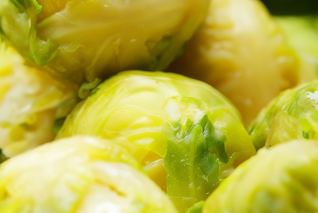 Тушеная брюссельская капуста с тимьяном