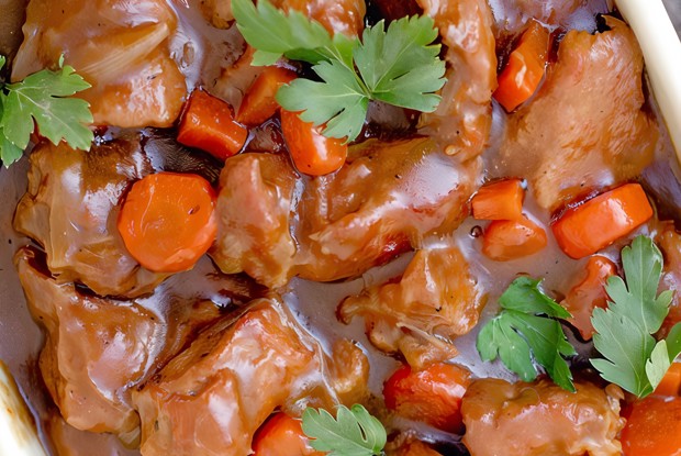 Тушеная говяжья лопатка (Stout Beef Stew)