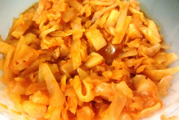 Тушеная капуста с картофелем