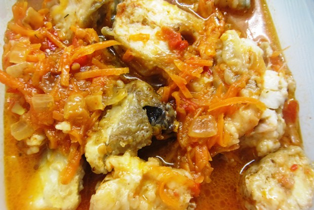 Тушеная рыба под маринадом