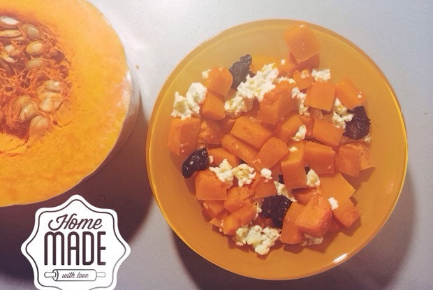 Тушеная тыква с творогом и сухофруктами