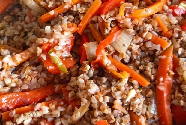 Тушеная гречка с говядиной