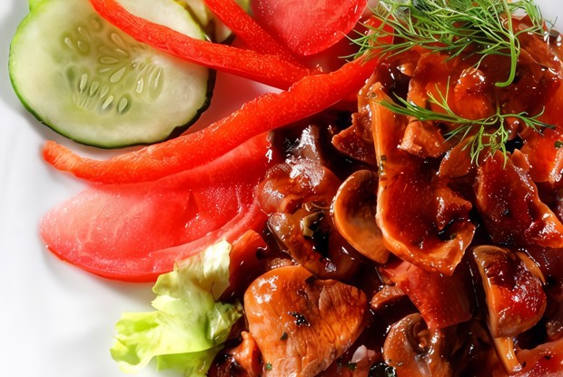 Тушеные грибы в красном вине по-бургундски