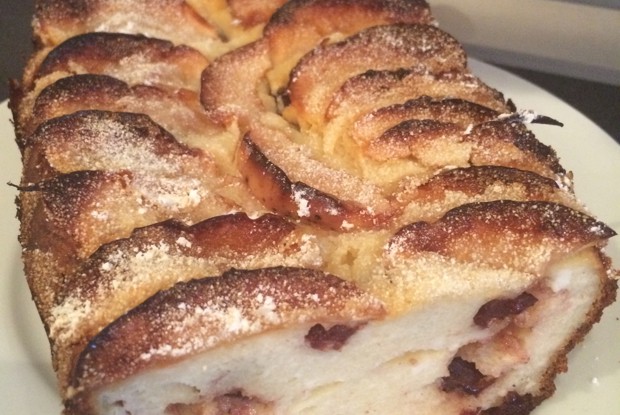 Творожная запеканка с яблоками и ванилью