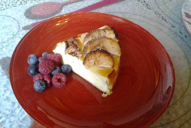 Творожная запеканка с манкой и яблоками