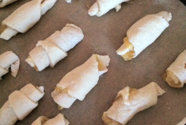 Творожные рогалики с джемом