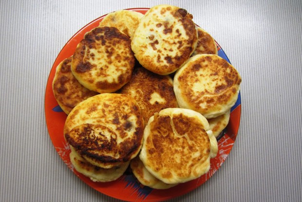 Творожные сырники с изюмом